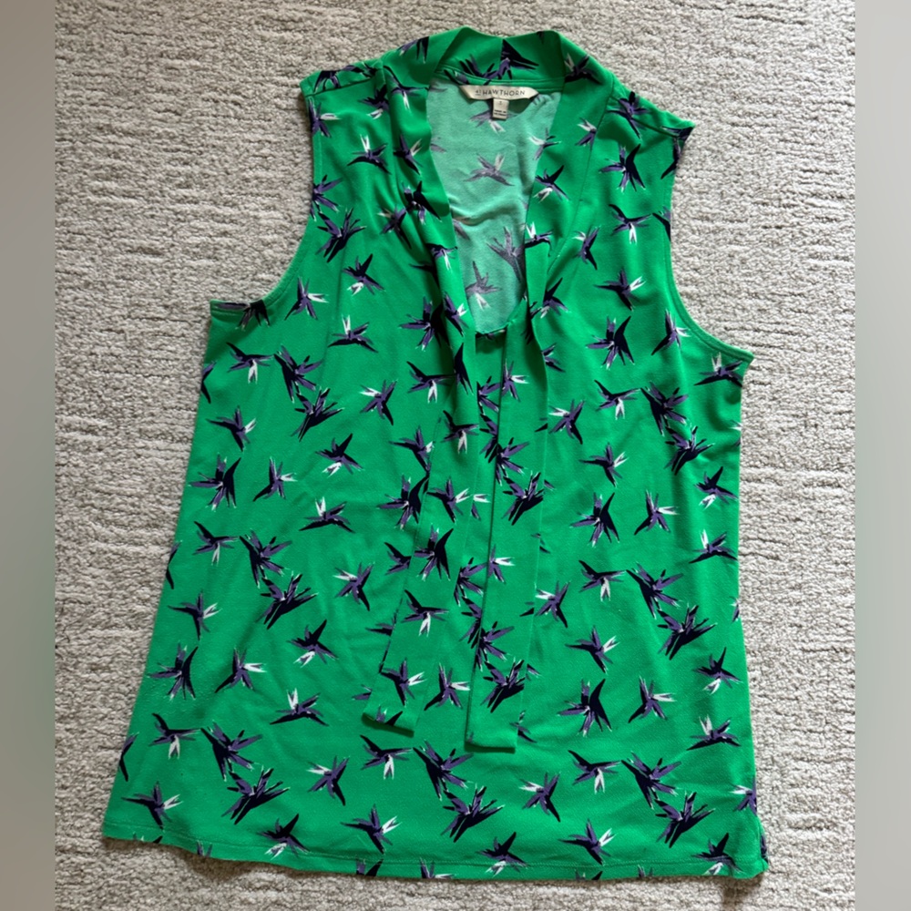 41 Hawthorn Green Top with Exotic Flower Pattern